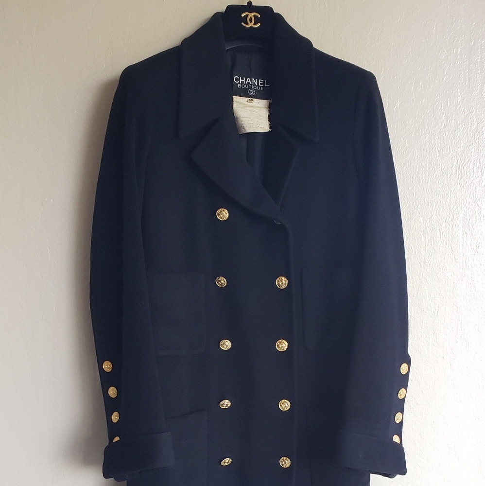 Chanel Paris - Size 40. Black Cashmere Coat.